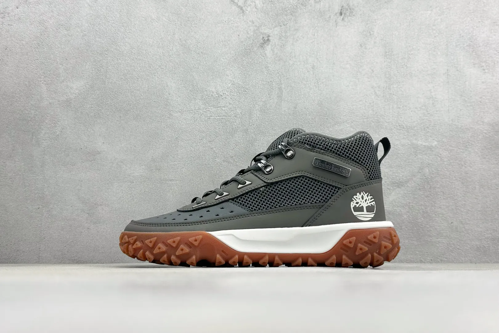 🐲💰 480 terminal stores Timberland/Timberland outdoor high-top casual Martin boots series, Guangdong factory quality, original box and original packaging. The fabric is made of Italian 🇮🇹 top-grade frosted fine-grained cowhide. It is paired with anti-odor and anti-corrosion genuine leather latex insoles to give you a perfect wearing experience. The quality is exquisite and durable. A must-have for sportsmen. Specially designed to treat those who are not handsome. High-quality and first-class foot feel. Item number: TBOA6A98Y55